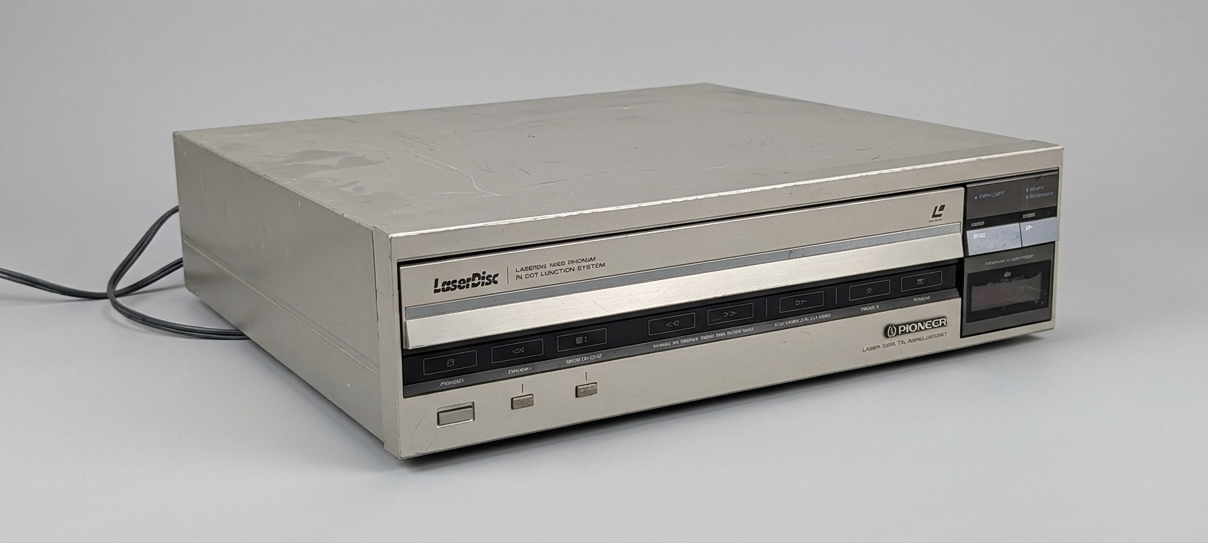 Pioneer LD-700 LaserDisc Player (1984) – Westport Tech Museum Pioneer LD-700 LaserDisc Player (1984) – Westport Tech Museum