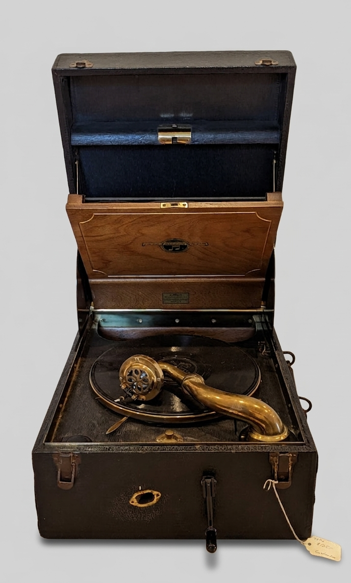 Columbia Viva-Tonal Grafonola Portable Phonograph (1927-1929)