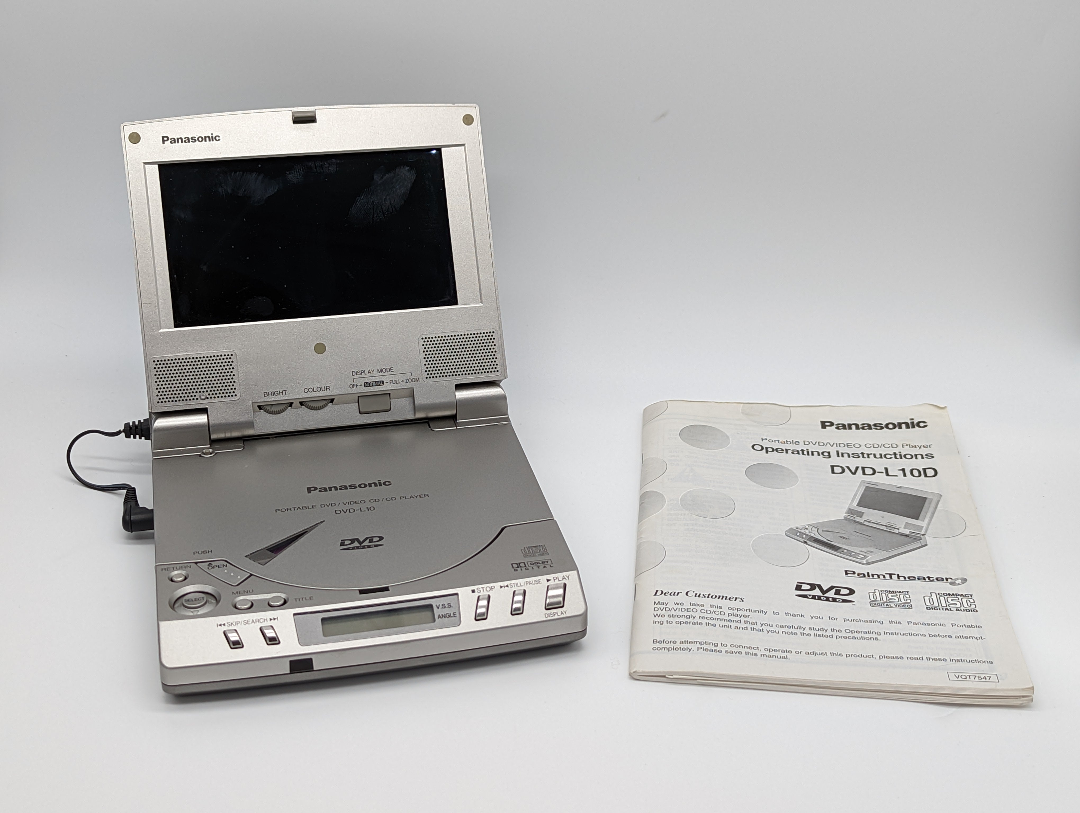 Opsommen Conjugeren nakomelingen Panasonic DVD-L10 Portable DVD Player (1998) – Westport Tech Museum
