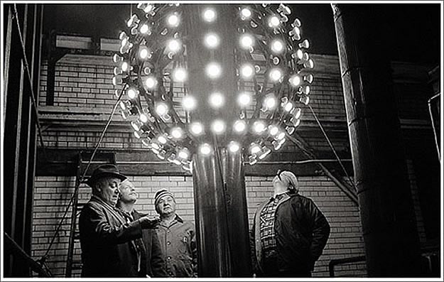 Today in Tech History (January 1st, 1908): The First Times Square News Years Ball Drop Occurs!