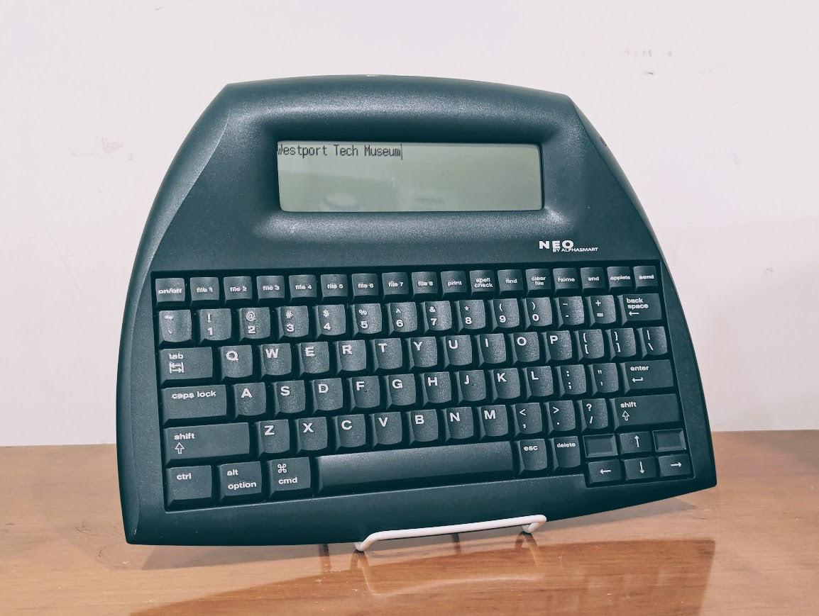 Alphasmart Neo (2004)