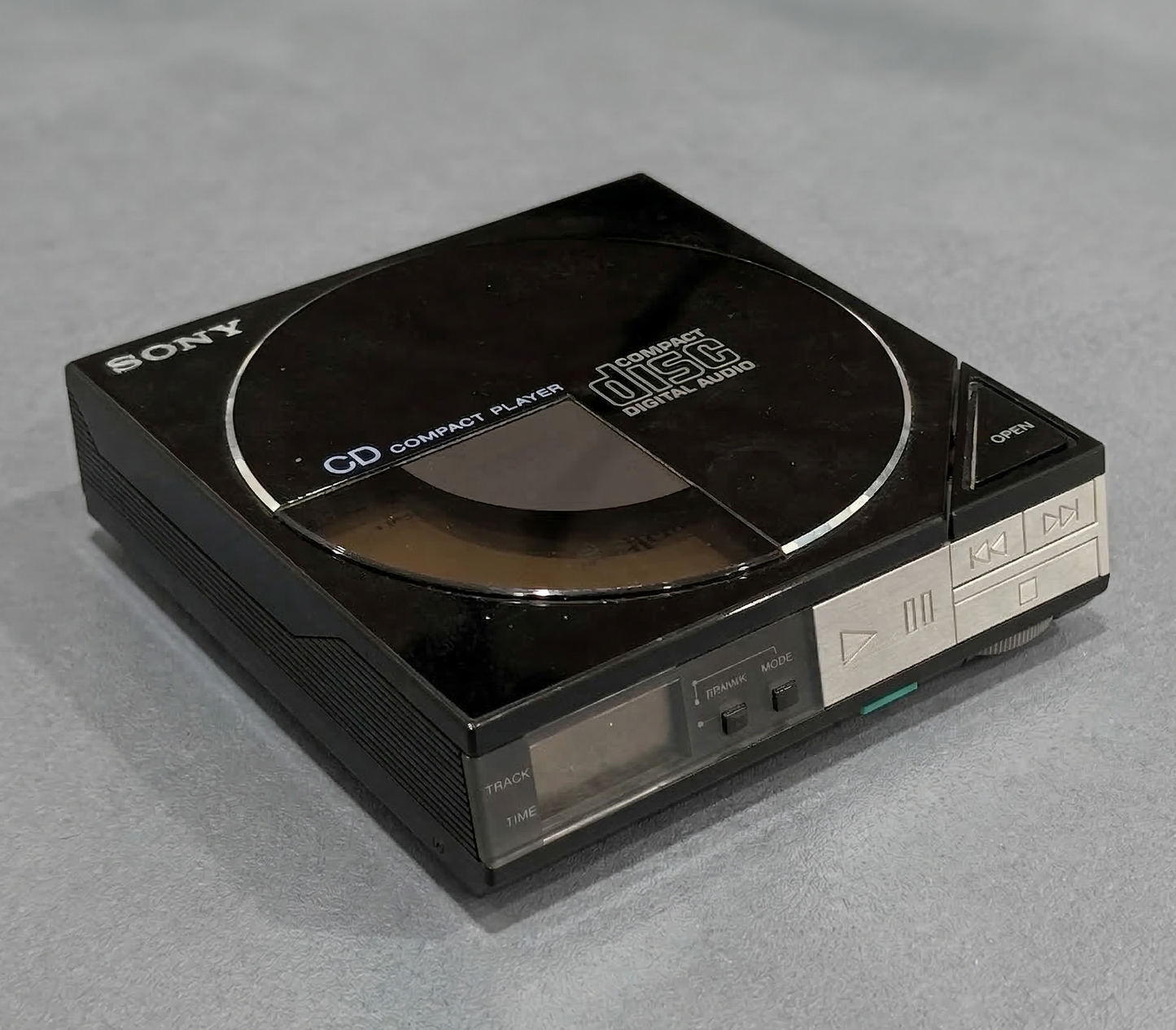 Sony D-5 Portable Compact Disc Player (1984)
