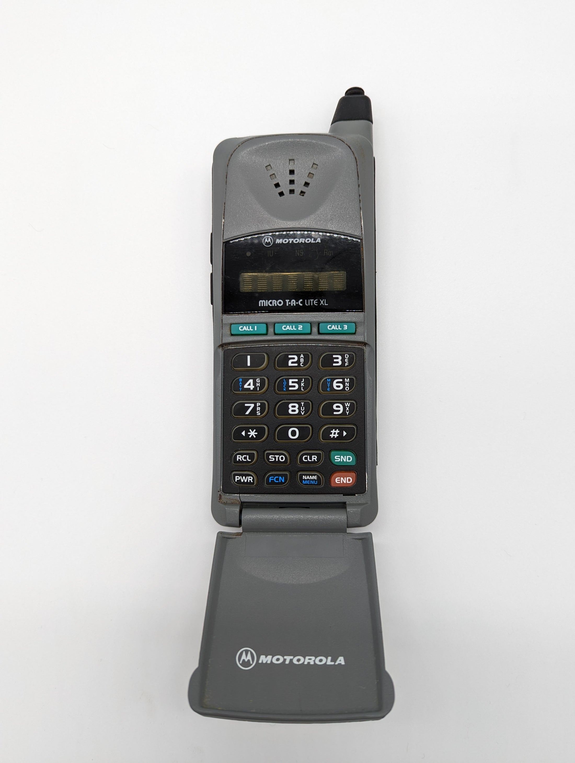 Motorola MicroTAC History Evolution Of Iconic 90s Flip Phones motorola-microtac-history-evolution-of-iconic-90s-flip-phones