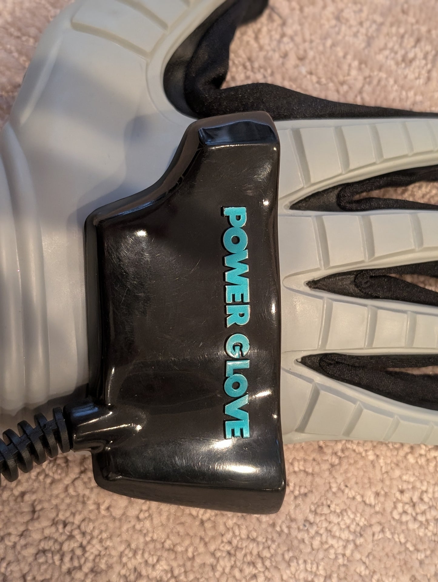 Mattel Power Glove (1989-1990)
