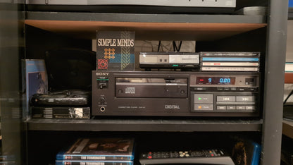 Sony CDP-101 CD Player & First Compact Disc (1982-1984)