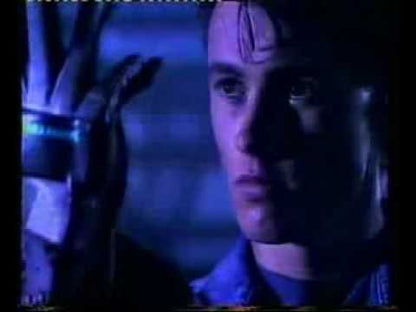 Mattel Power Glove (1989-1990)