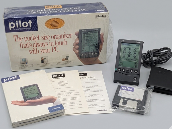Palm Pilot 1000 (1996-1997) – Westport Tech Museum