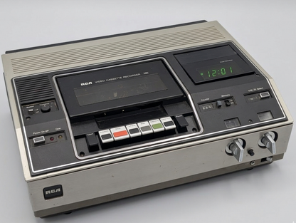 RCA SelectaVision VBT200 VHS Recorder & Magnetic Video "M*A*S*H" VHS (1977-1978)