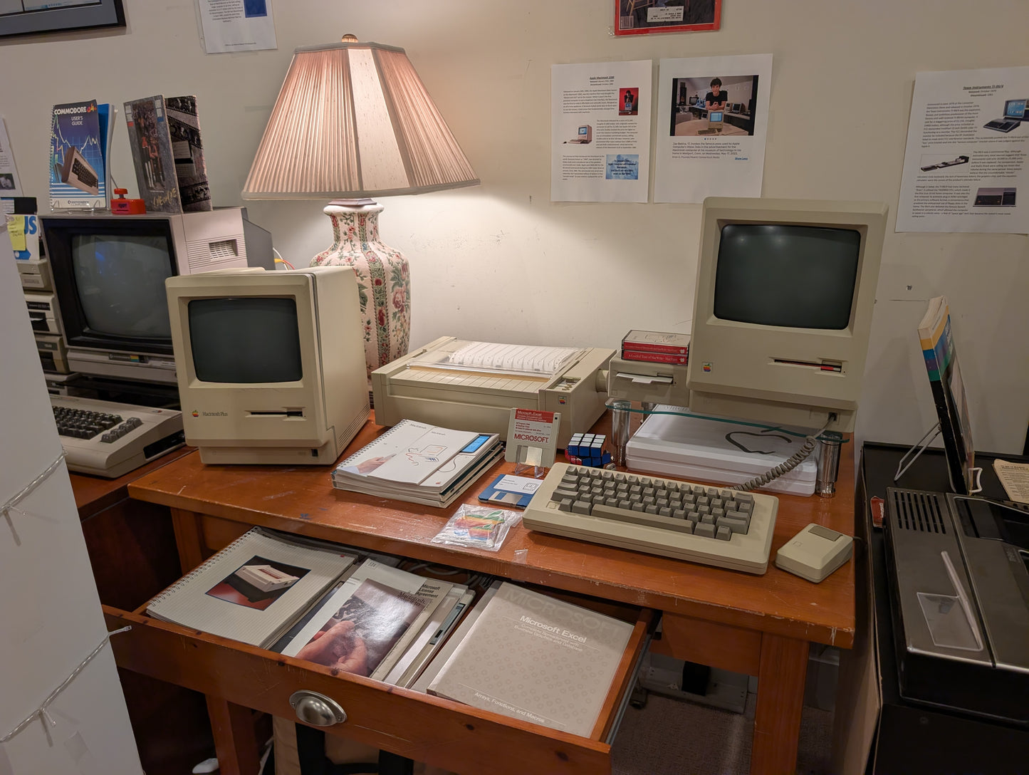 Apple Macintosh 128K - First Generation Macintosh (1984-1985)
