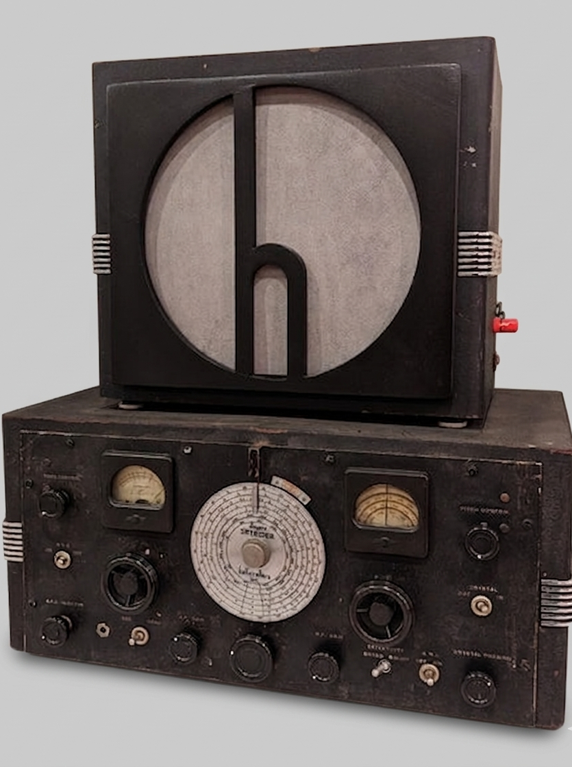 Hallicrafters SX-17 Super Skyrider - A Witness to World War II (1938-1939)